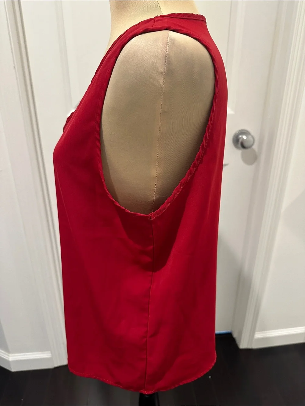 SHEIN Red V-Neck Sleeveless Camisole